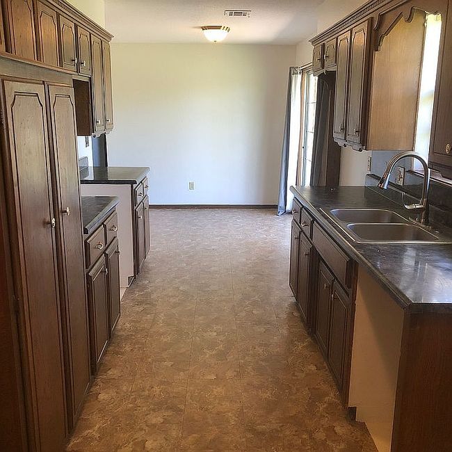 Additional photo 3 of property located at 116 Connolly Dr