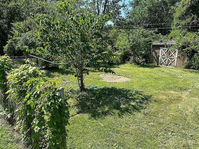 Photo of 220 Montague St, Van Buren Township, MI