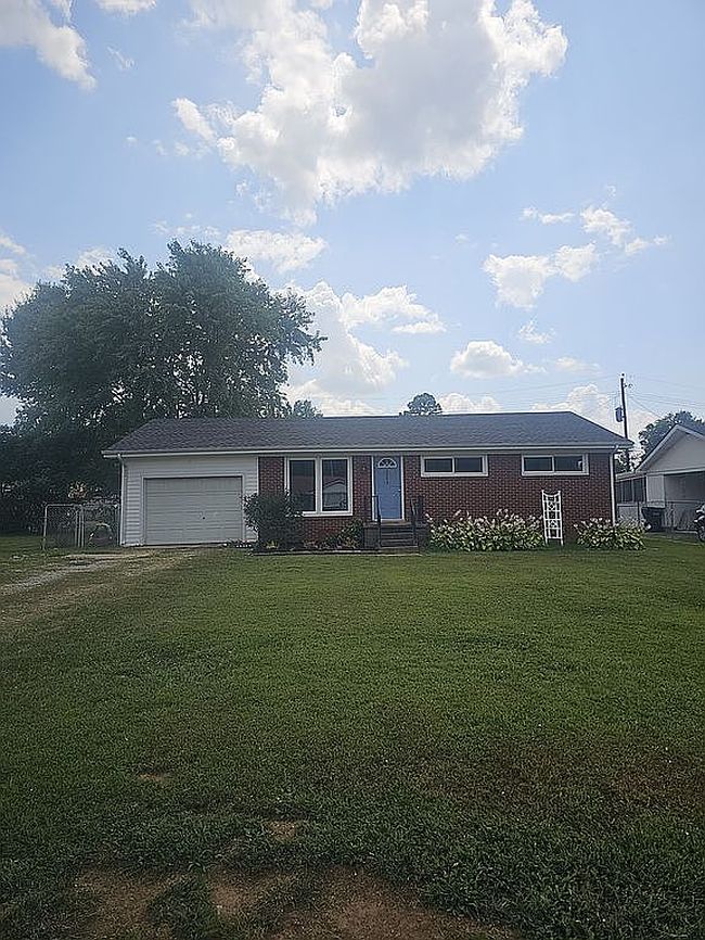 Photo of 1723 Calvin Dr, Hopkinsville, KY