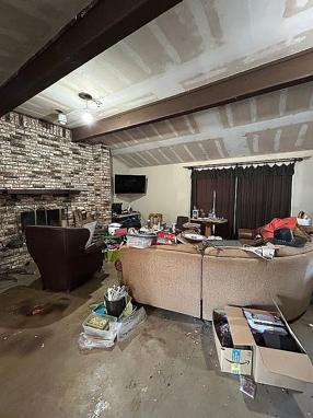 Additional photo 2 of property located at 1401 S Surrey Dr