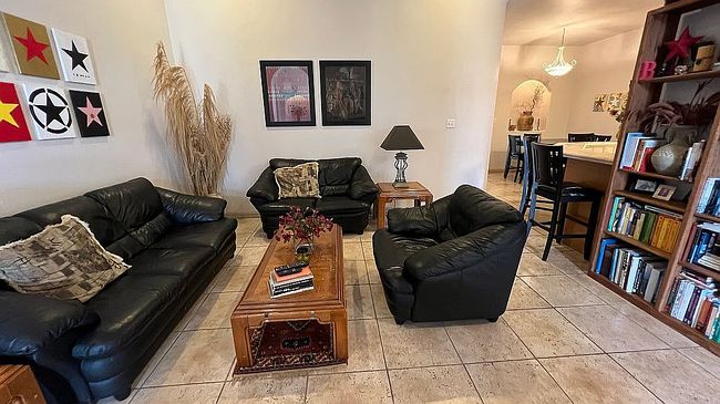 Additional photo 2 of property located at 3219 Dutchess St