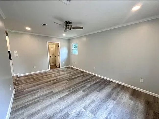 Preview of property located at 2422 Scott Rd