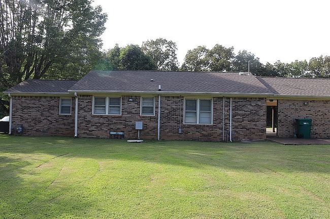 Photo of 23060 Main St E, Huntingdon, TN