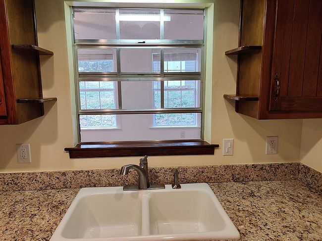Image of 522 Grand Ave
