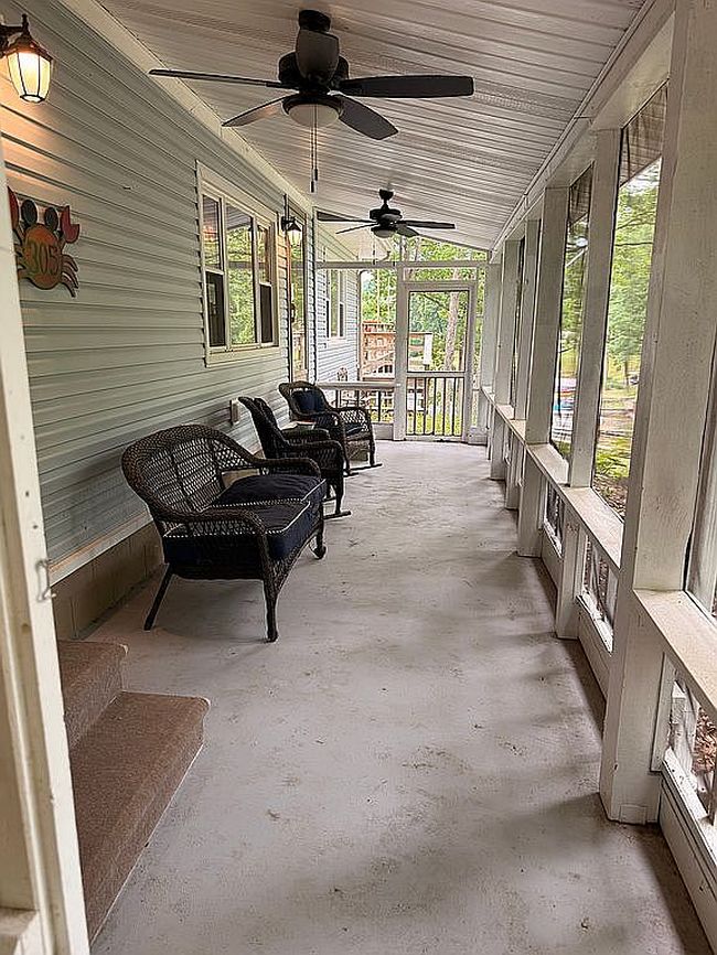 Image of 305 Lakeshore Dr
