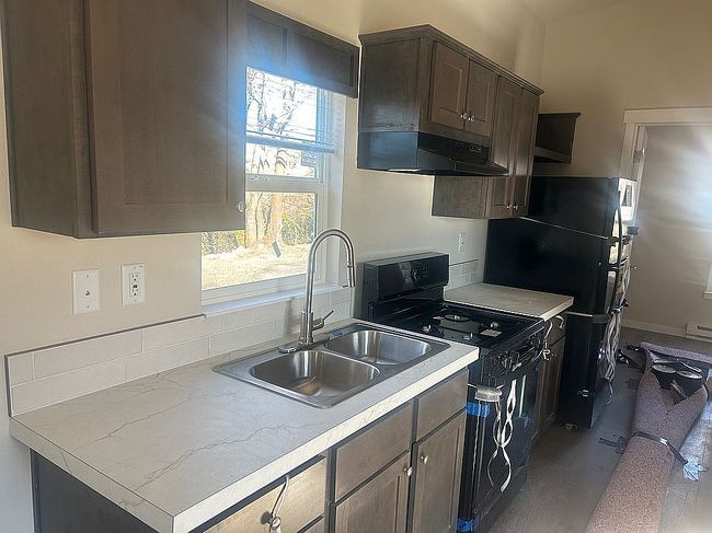 Additional photo 2 of property located at 8205 Se Harney St Unit 3C