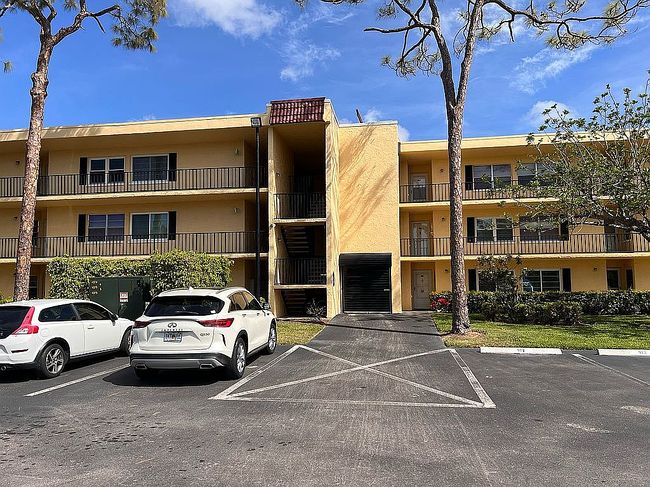 Photo of 1086 Forest Lakes Dr #112D, Naples, FL