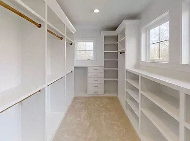 Image of 7726 Schelhorn Rd