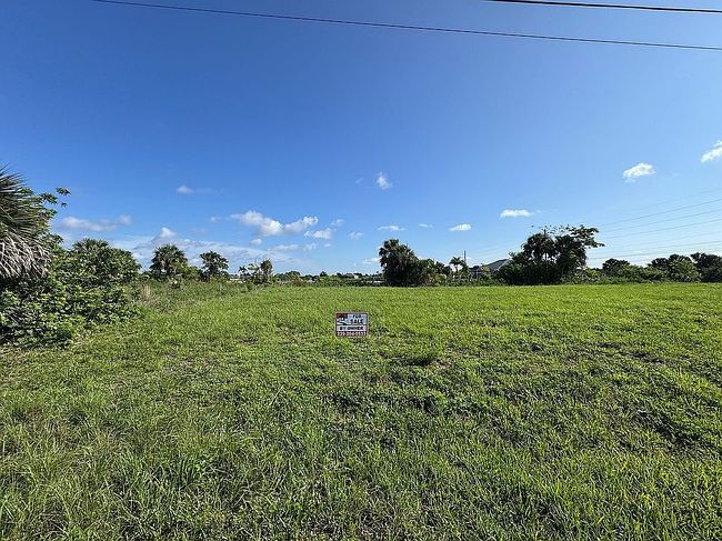 Photo of 2321 Ne 17th St, Cape Coral, FL