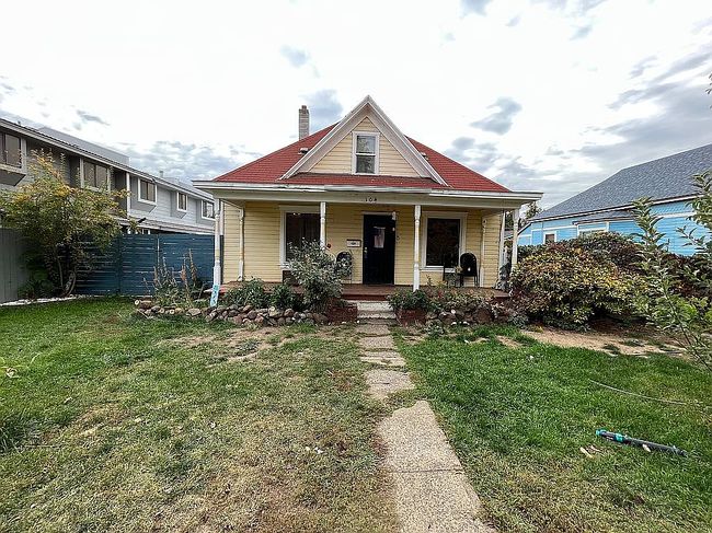 Photo of 304 N 6th St