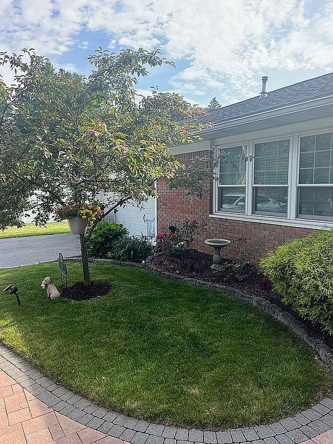 Photo of 14 Northcrest Dr, Clifton Park, NY