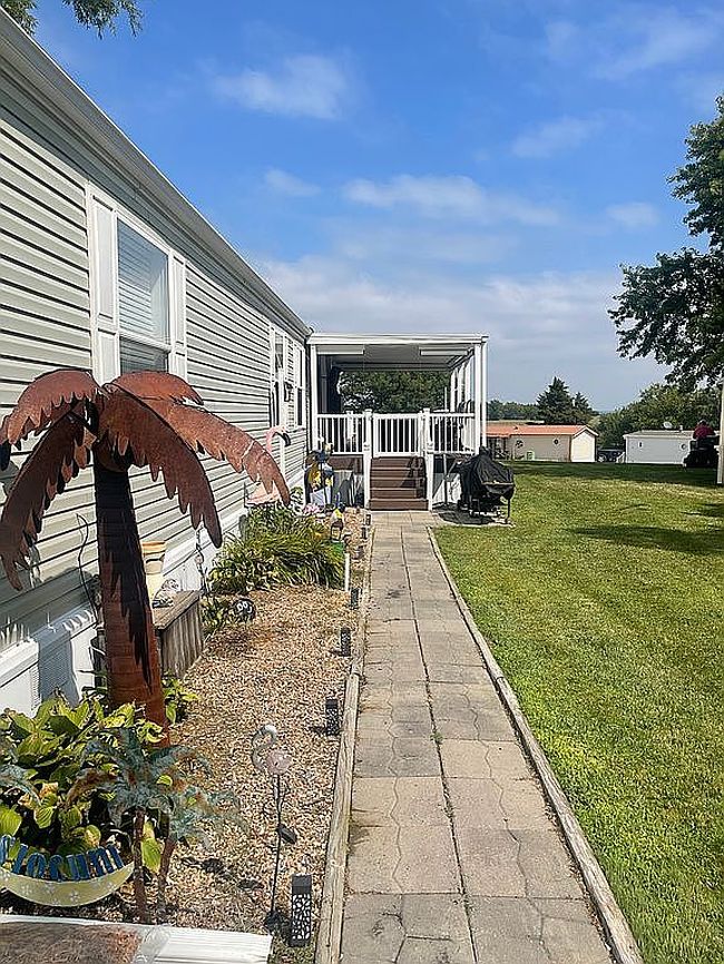 Image of 305 Snob Hill Rd