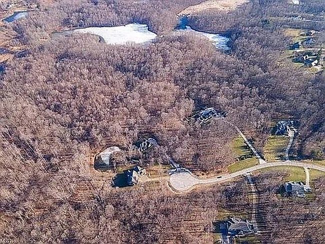 Photo of Lot 19 Sutton Place, Chardon, OH
