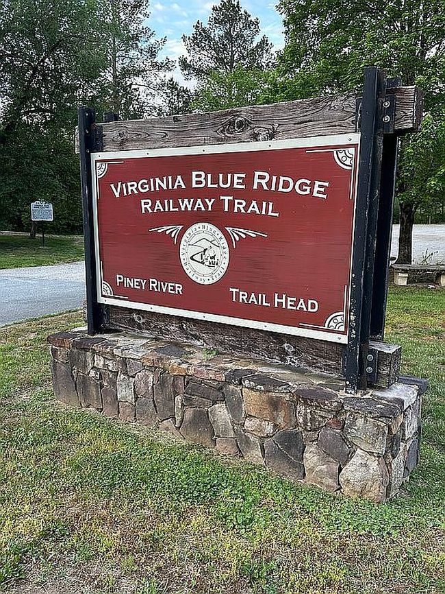 Photo of 3129 Patrick Henry Hwy, Piney River, VA