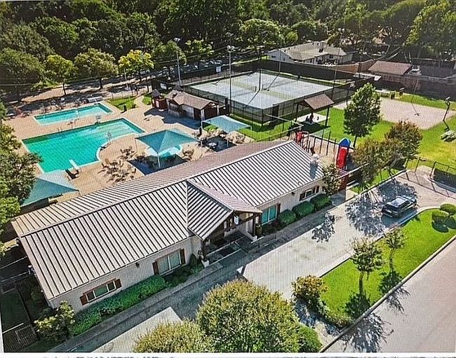 Image of 3262 Camelot Dr