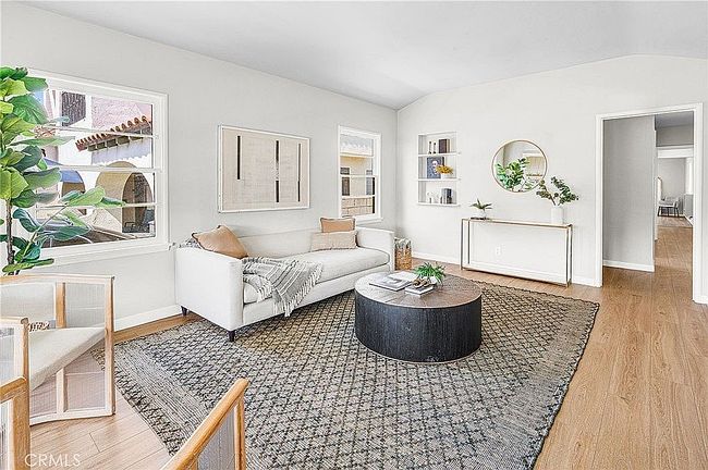Photo of 8810 S Gramercy Pl, Los Angeles, CA