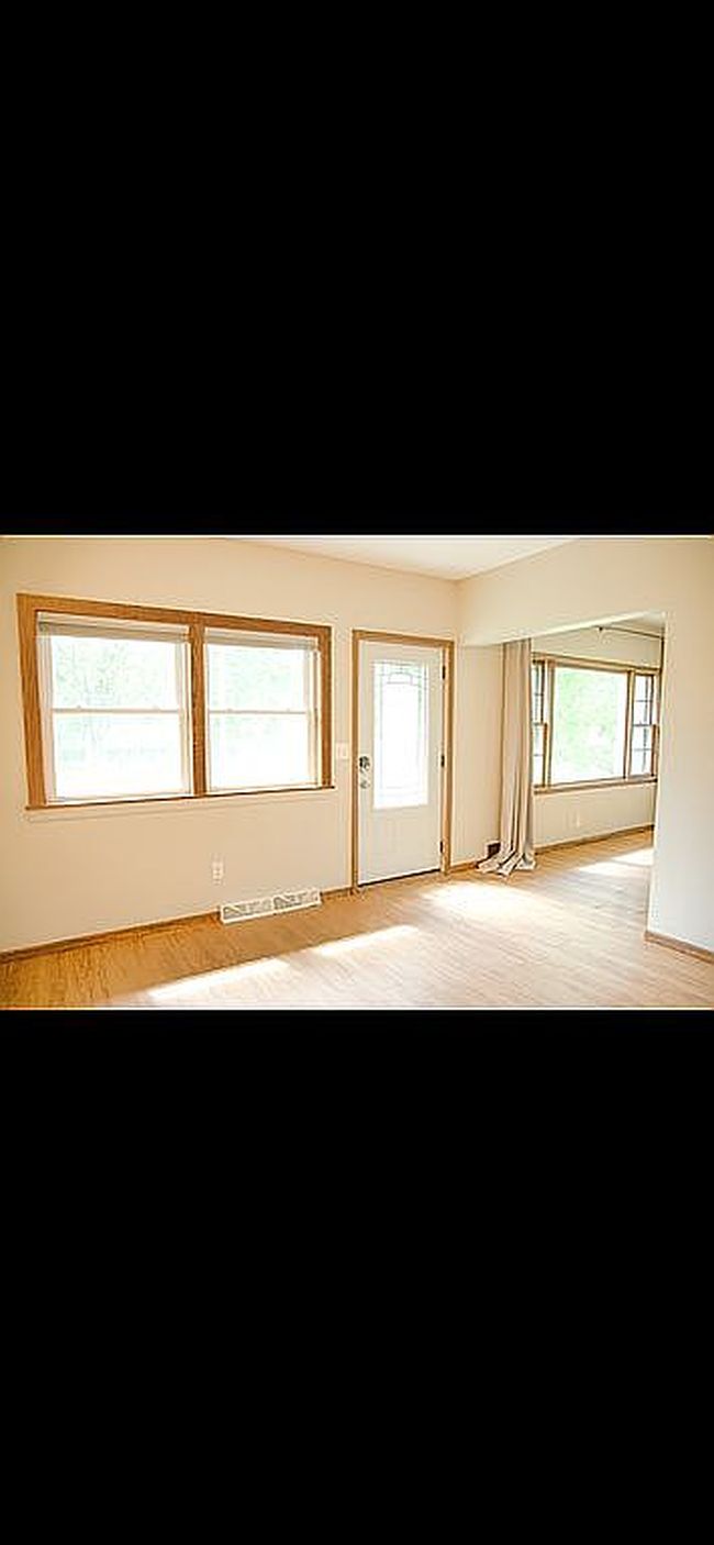 Photo of 1500 Division St, Decorah, IA