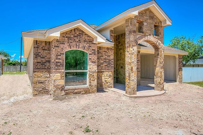 Photo of 814 E 40th St, San Angelo, TX