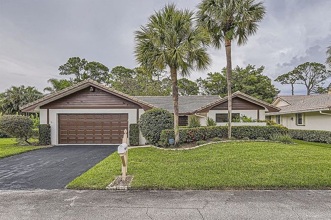 Additional photo 1 of property located at 6785 Villas Dr E