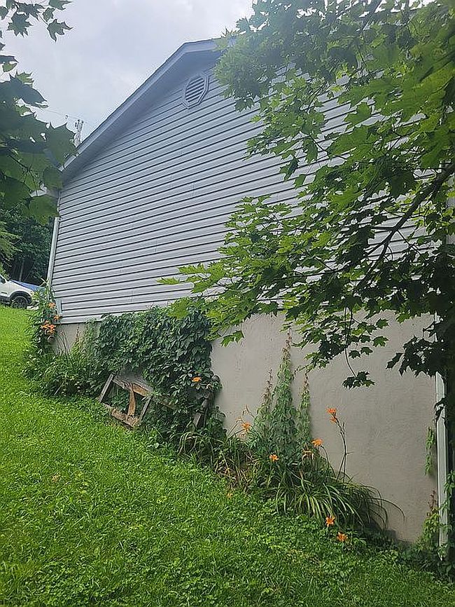 Photo of 372 Jenkins Hollow Rd, Elizabethton, TN