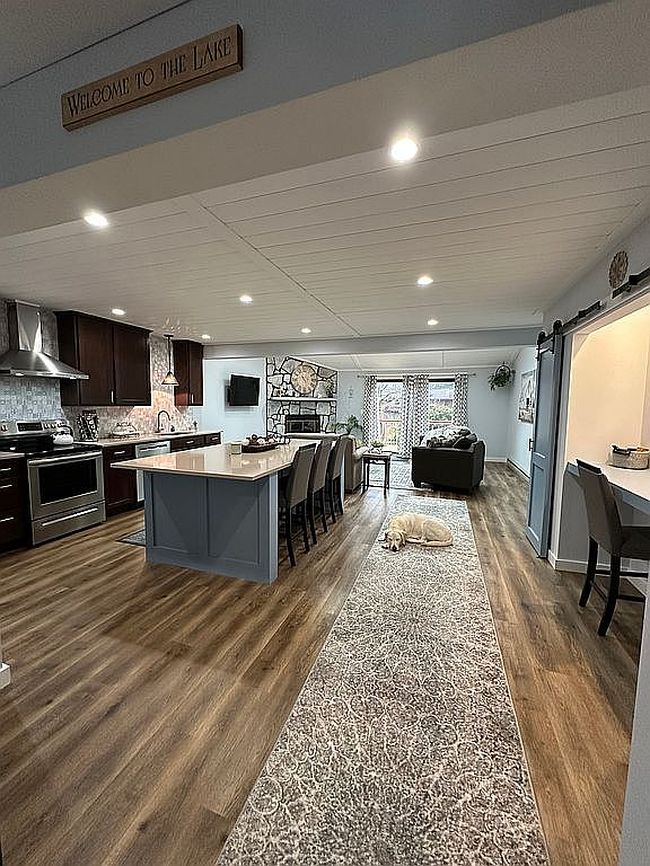 Image of 8 Laurel Brook Dr