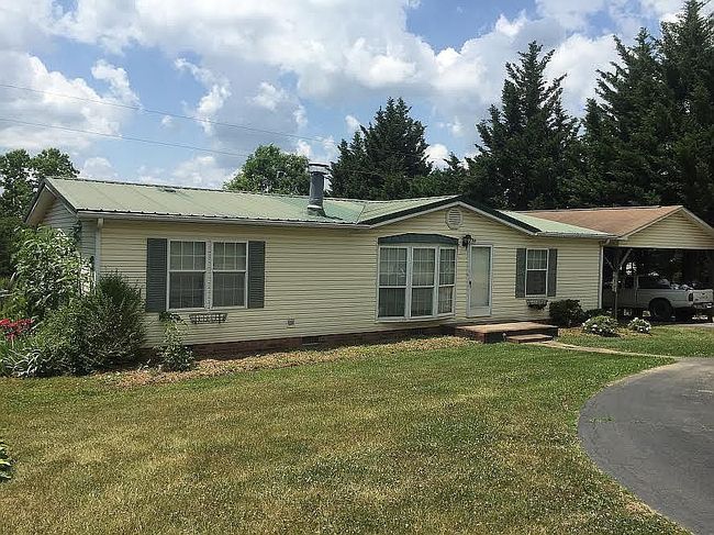 Photo of 360 Ararat Longhill Rd, Pilot Mtn, NC