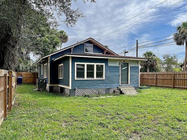 Photo of 448 E Church St, Deland, FL