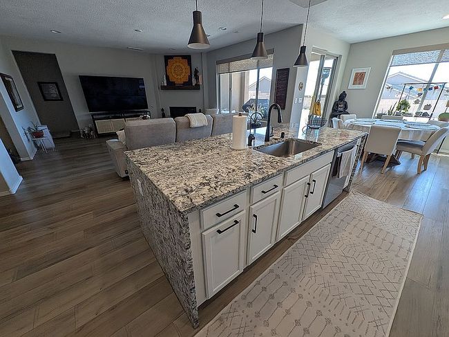 Photo of 32 Wirecrest Ln, Santa Fe, NM
