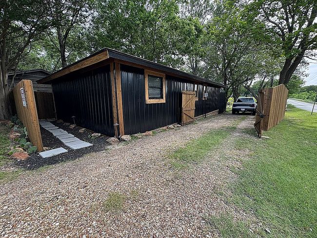 Photo of 1637 E Lake Dr, Weatherford, TX
