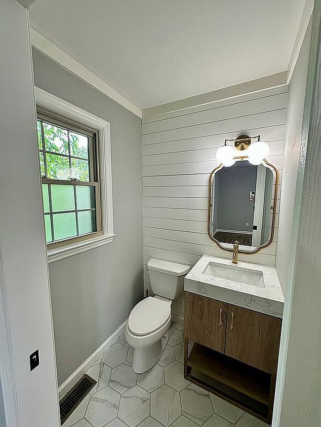 Additional photo 2 of property located at 409 Inman St