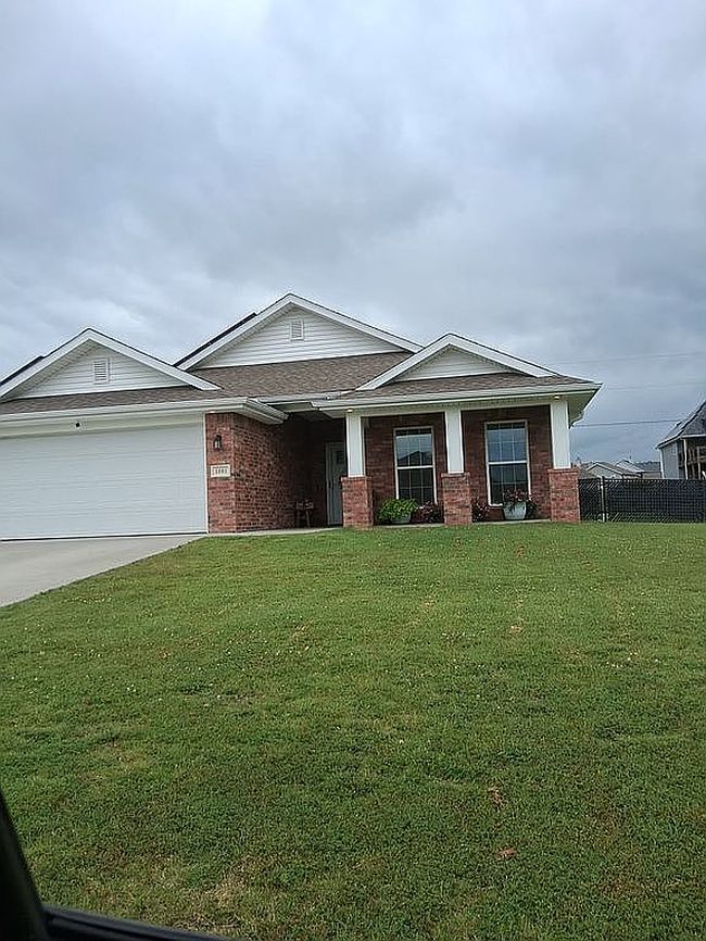 Photo of 1001 Summerlyn Ln