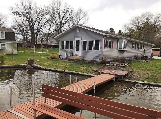 Image of 1897 Lakeshore Dr