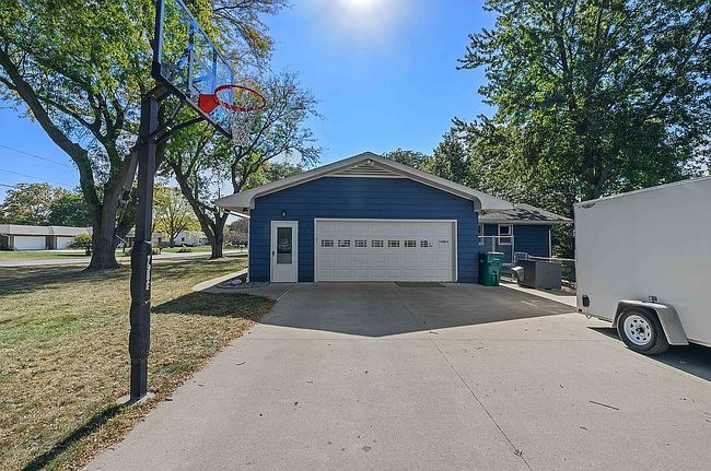 Photo of 203 Rhinehart Ave, Dallas Center, IA
