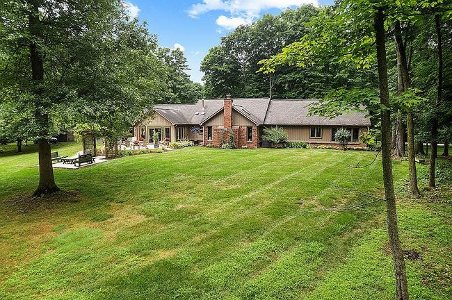 Photo of 112 Pinehurst Ave, Fishers, IN