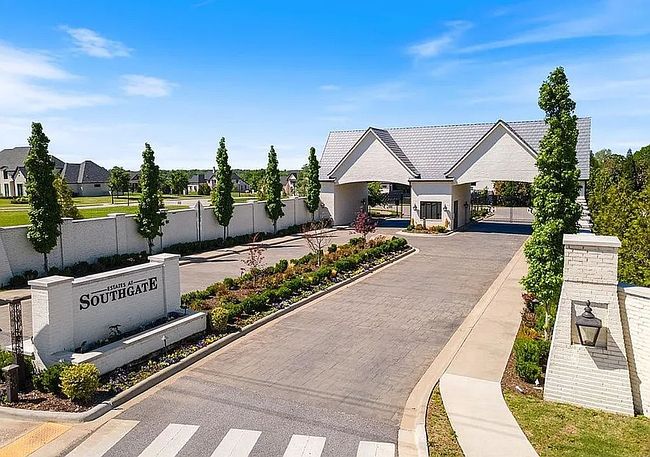 Photo of 4805 S Southgate Estates Cir #22, Rogers, AR