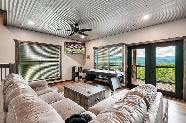 Photo of 2715 Indigo Ln, Sevierville, TN