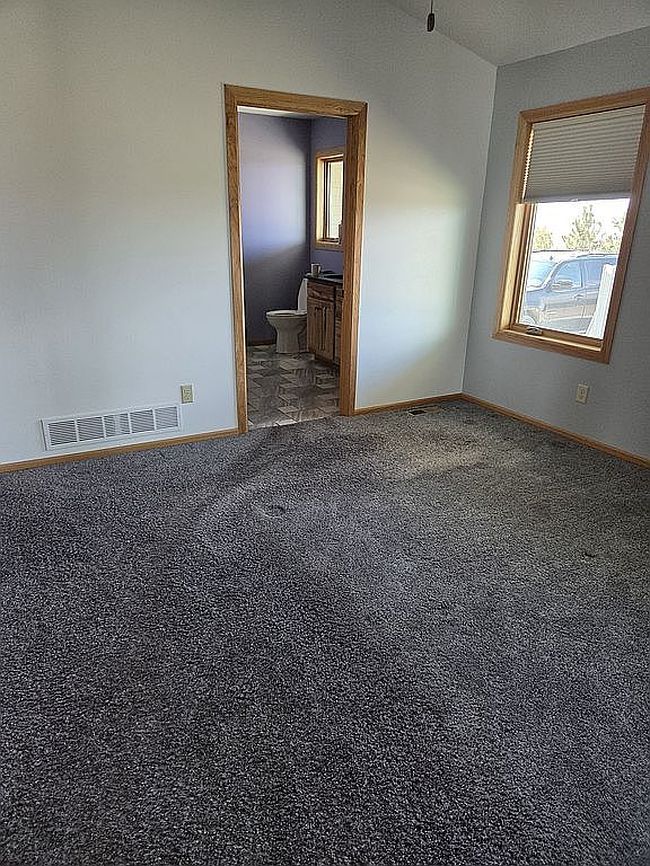 Image of 3111 42nd St Se