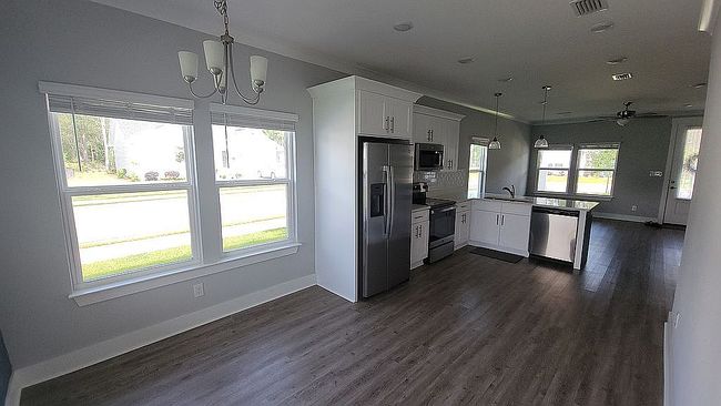 Image of 150 Bradford Ct