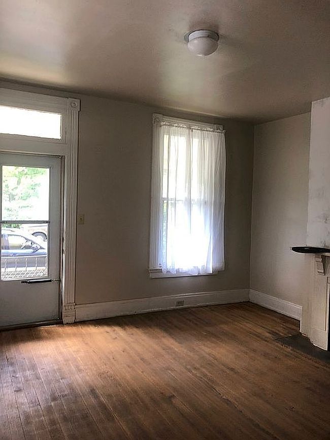 Additional photo 2 of property located at 1410 Knowlton St