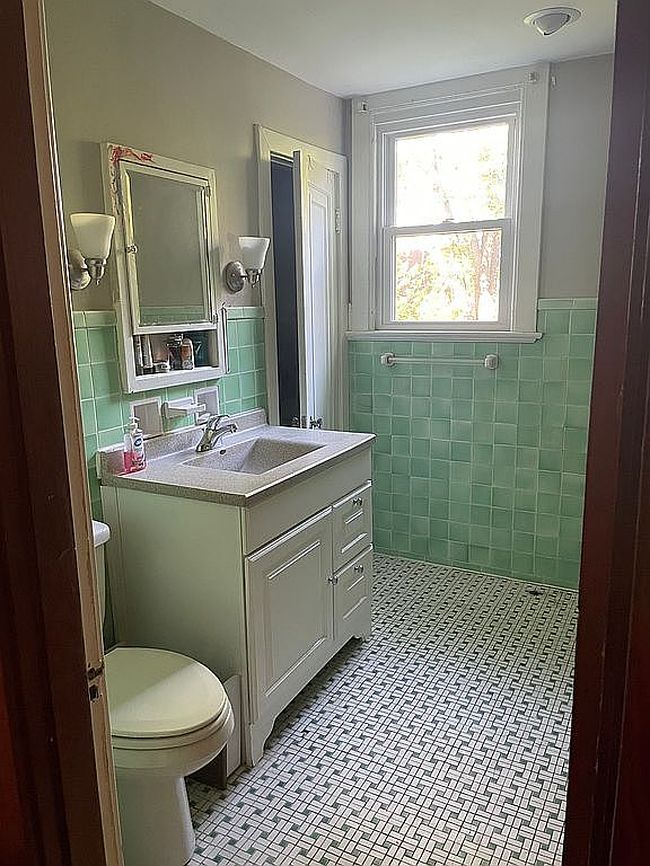 Photo of 1917 Springdale Rd, Cincinnati, OH