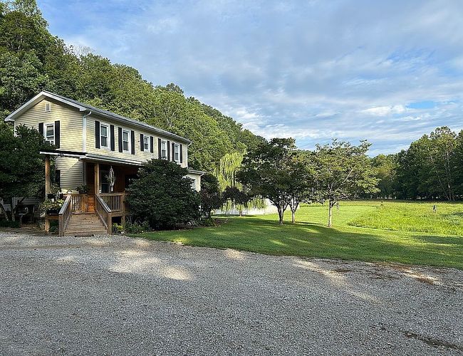 Photo of 1815 Bone Creek Rd, Berea, WV