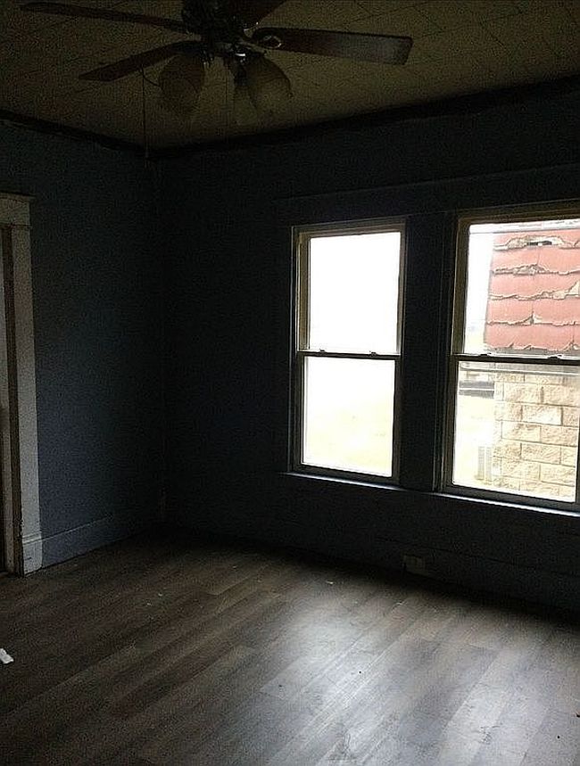 Image of 264 Broadway St