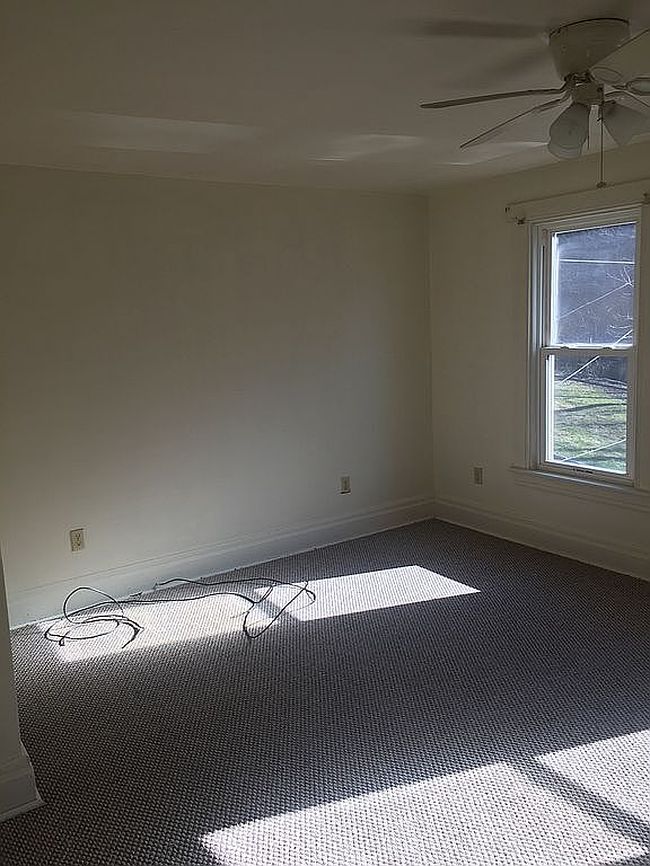 Photo of 246 Mcginnis Ave, Pitcairn, PA