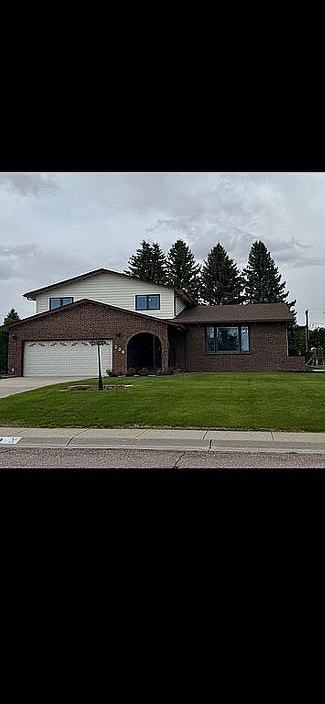 Photo of 224 Burnham Dr, Alliance, NE