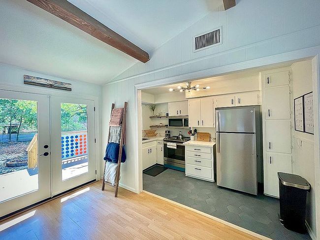 Image of 1582 Valley Dr