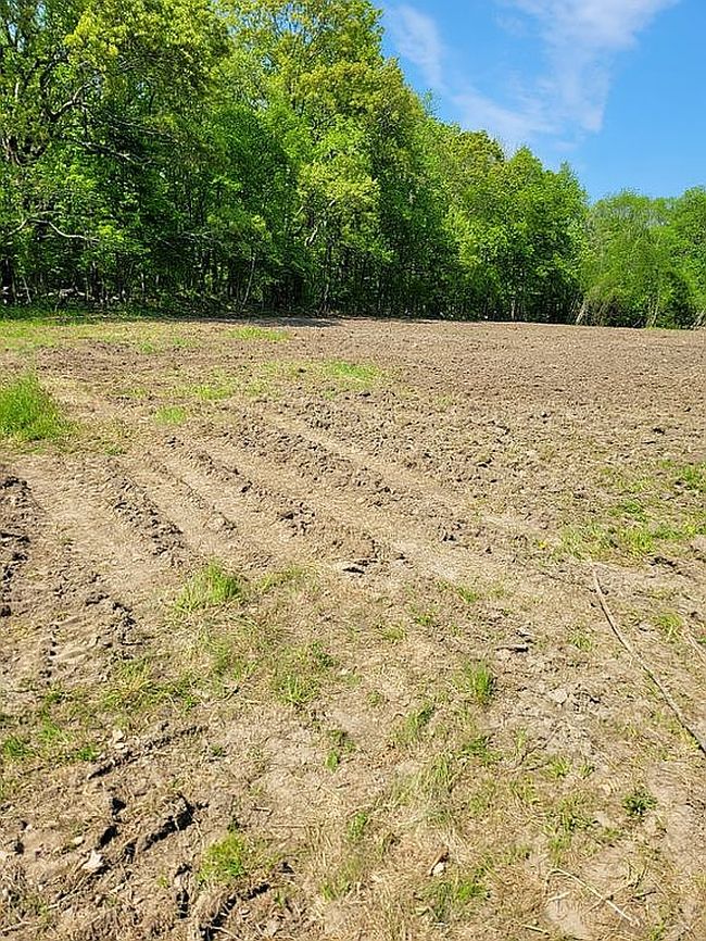 Photo of 109 Dana Rd, Oxford, MA