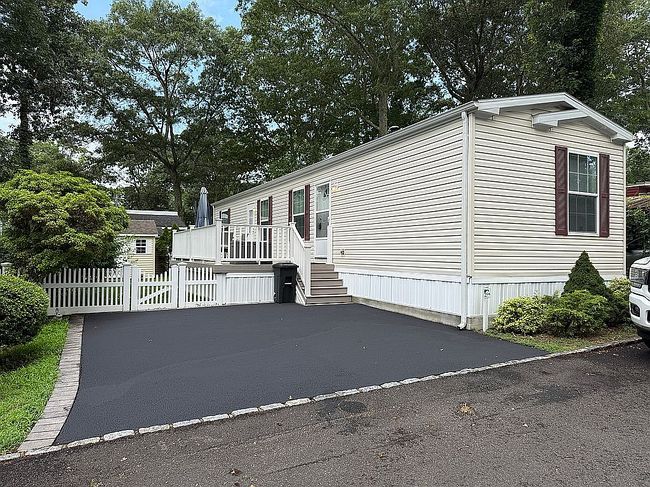 Photo of 658 Sound Ave #G6, Calverton, NY