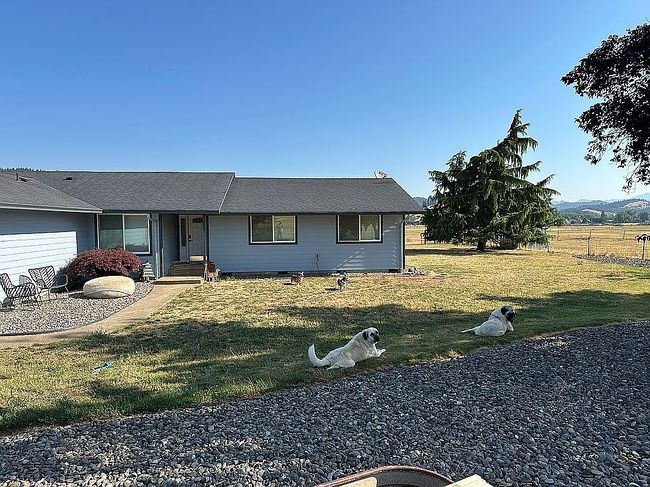 Photo of 1160 Valley View Rd, Sutherlin, OR