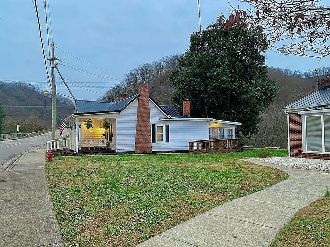 Photo of 272 S Front Ave, Prestonsburg, KY