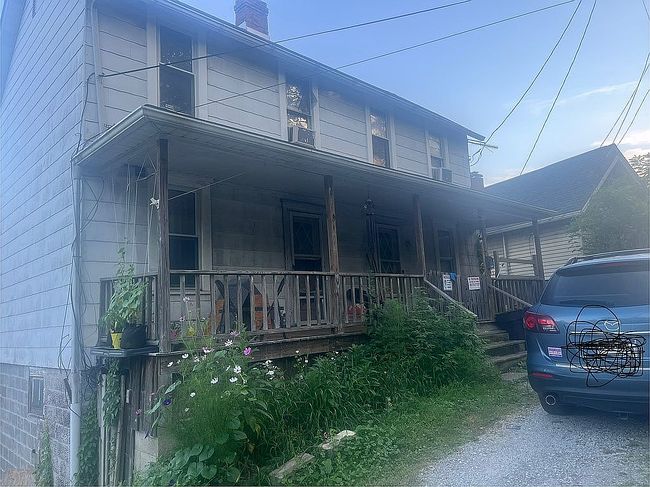 Photo of 118 Beallsville Rd, Bentleyville, PA